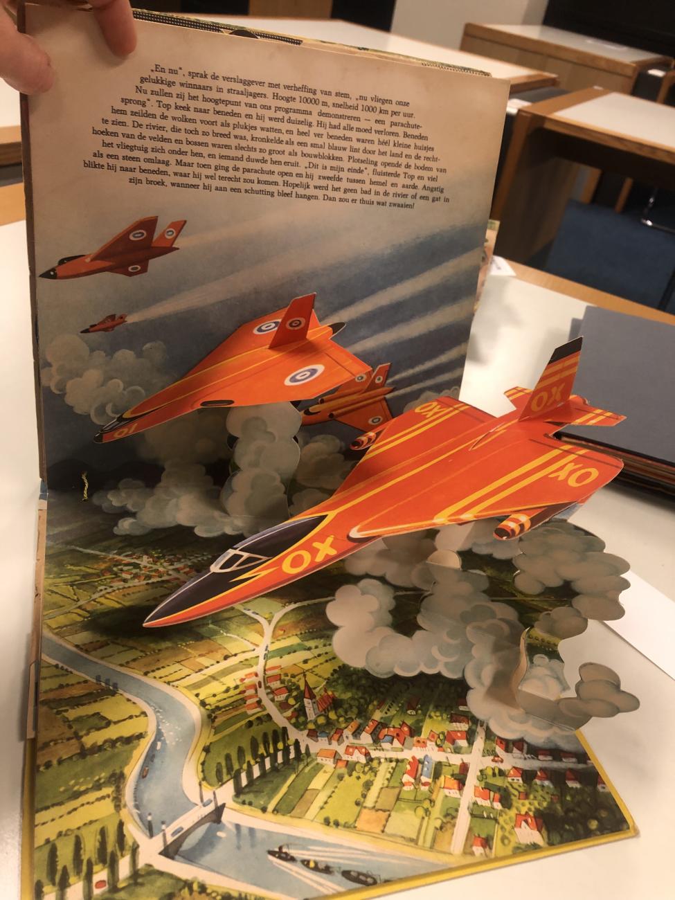 Pop-up book with planes