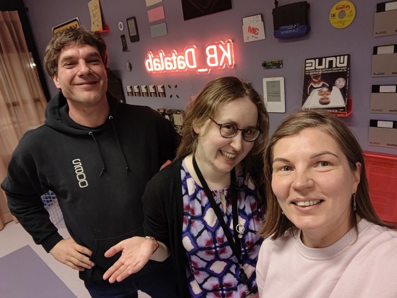 Photo of Willem-Jan, Nadia and Iris in the KB_Datalab